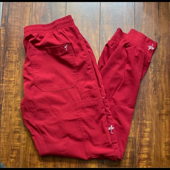 Xxx small one pocket scrubs and x small joggers - Picture 4 of 4